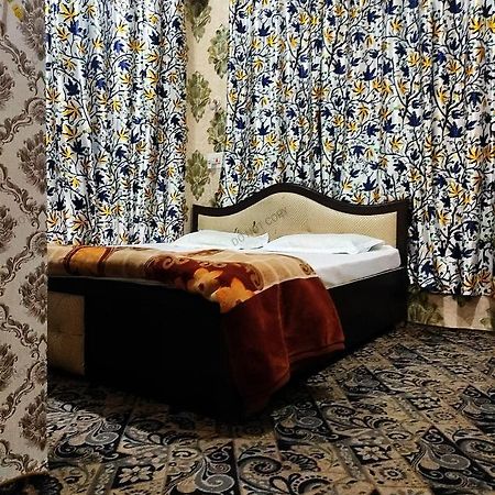 Fabulous Kashmir Srinagar Hotel Екстериор снимка