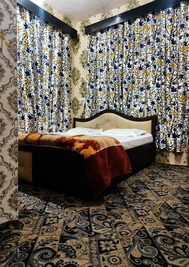 Fabulous Kashmir Srinagar Hotel Екстериор снимка