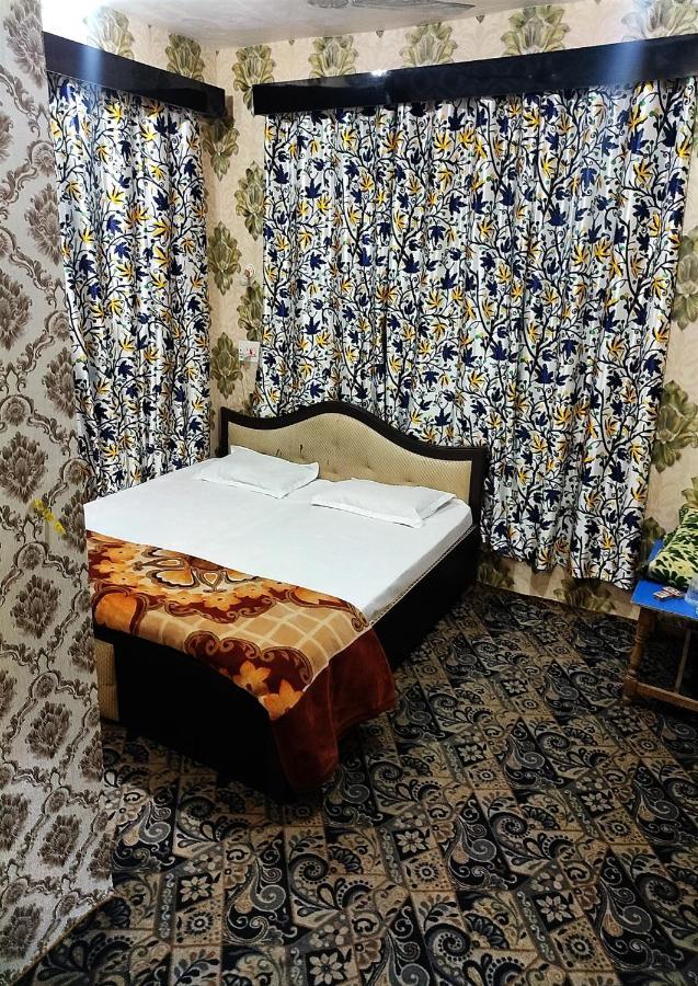 Fabulous Kashmir Srinagar Hotel Екстериор снимка