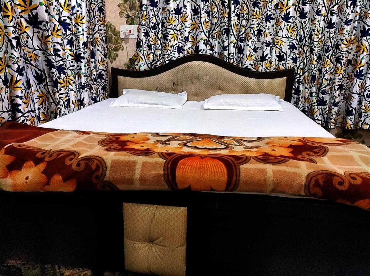 Fabulous Kashmir Srinagar Hotel Екстериор снимка