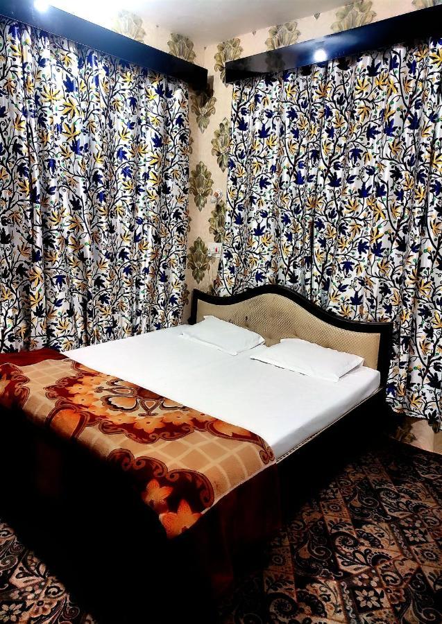 Fabulous Kashmir Srinagar Hotel Екстериор снимка