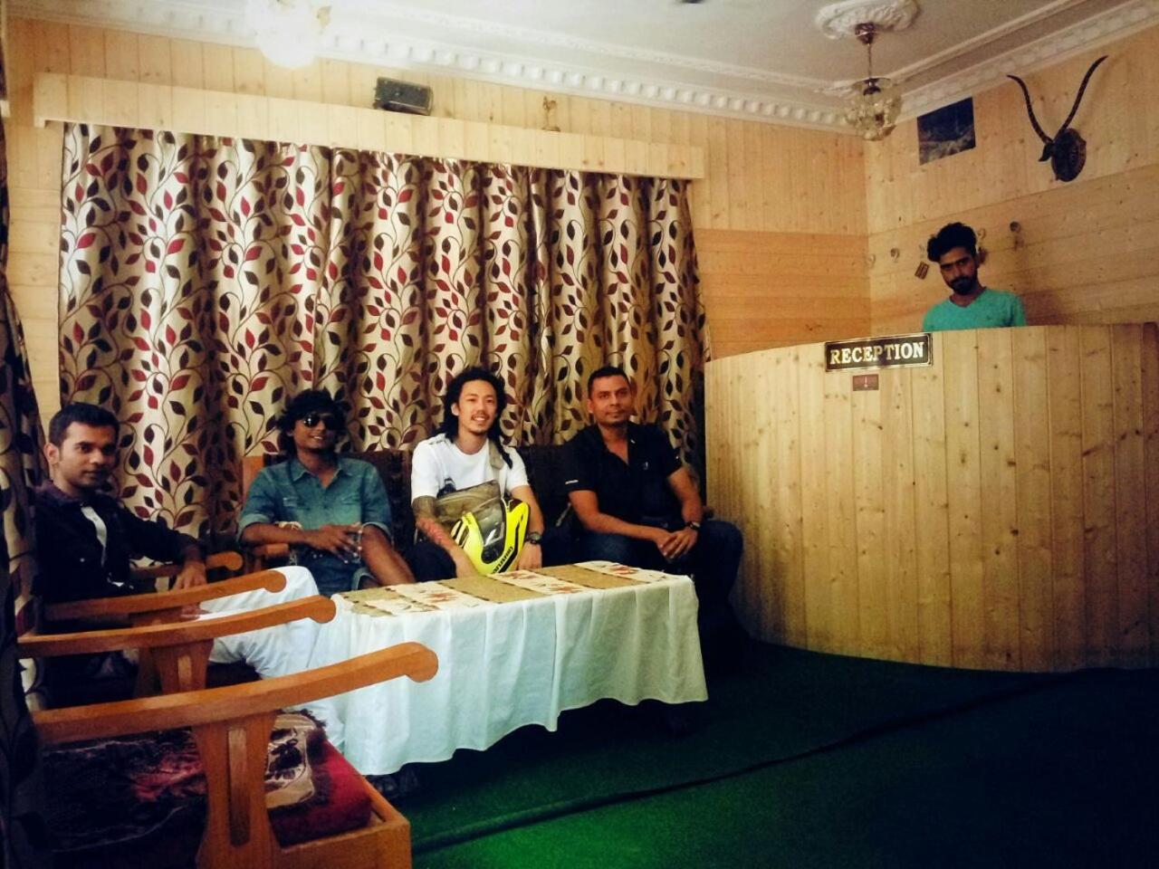 Fabulous Kashmir Srinagar Hotel Екстериор снимка