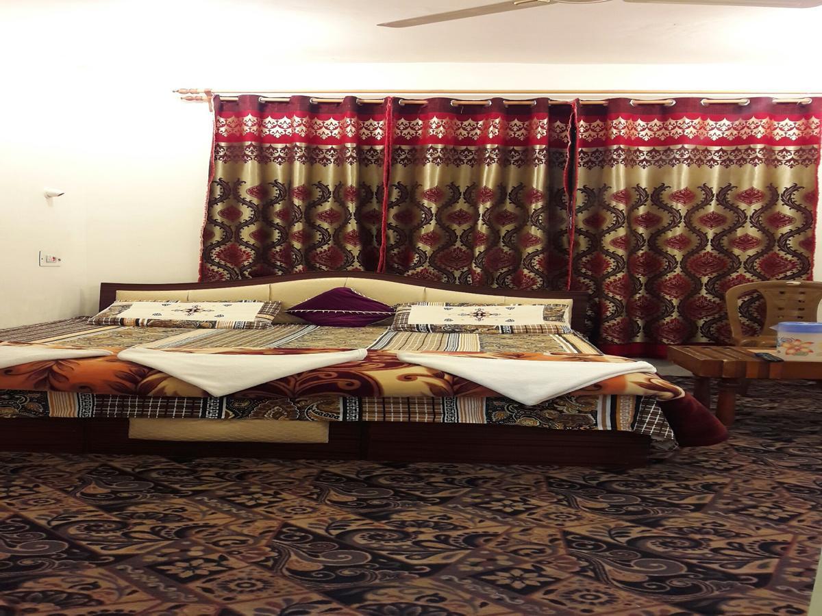 Fabulous Kashmir Srinagar Hotel Екстериор снимка